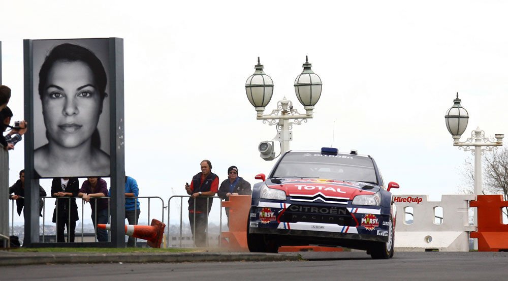 Sebastien Loeb egy UFO 16