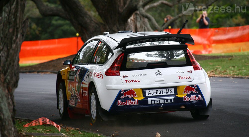 Sebastien Loeb egy UFO 17