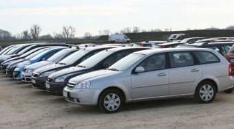 Vidékre mennek autóért a budapestiek