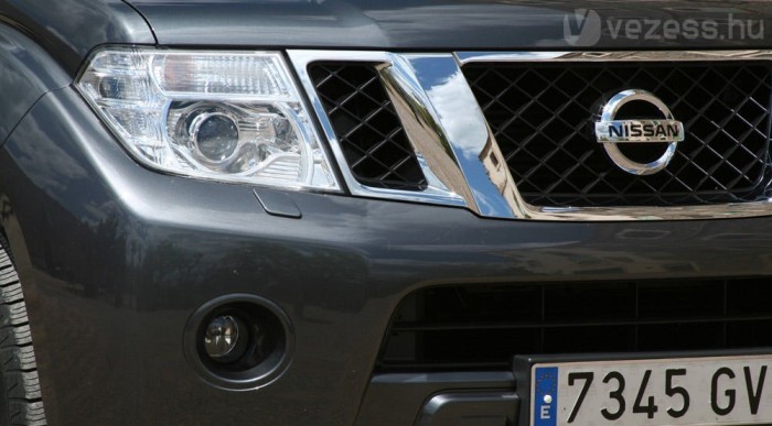 A lámpa, a lökhárító és a hűtőrács módosult az átdolgozással