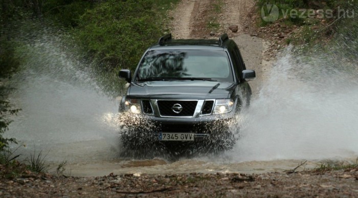 Kapcsolható 4x4 és felező segíti a terepezést
