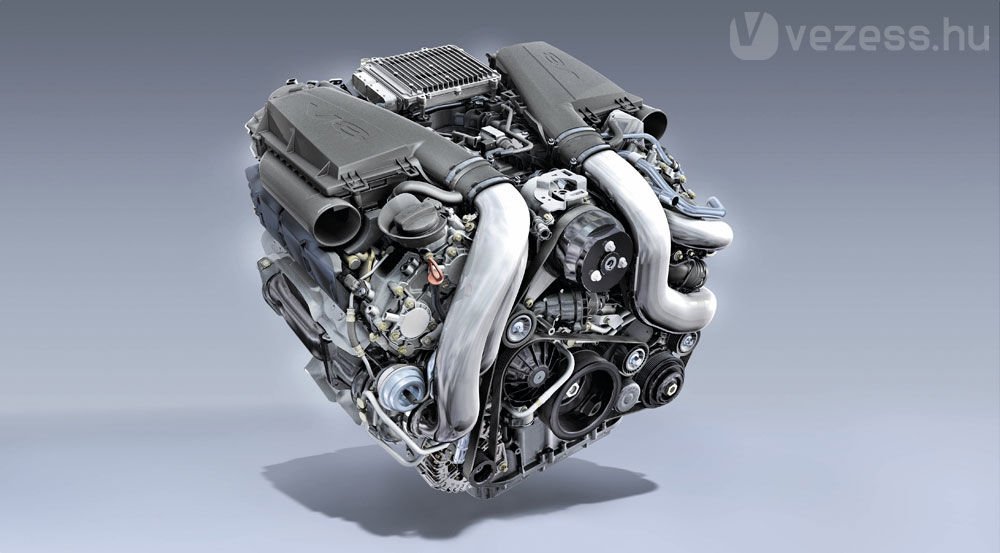 Két turbó kapcsolódik a V8-ashoz