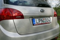 Kia Venga  – lányteszt őzzel 66