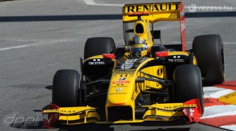 F1: Kubica a leggyorsabb, Alonso összetörte