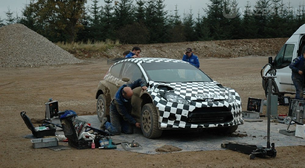 Beindította a motort a Ford 9