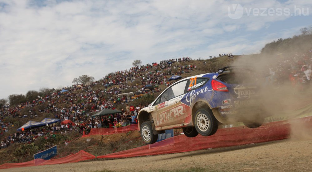 Beindította a motort a Ford 18