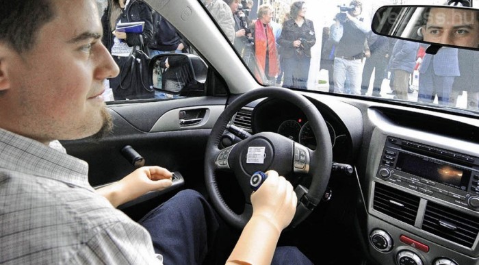 Jogsi a robotkarú embernek 5