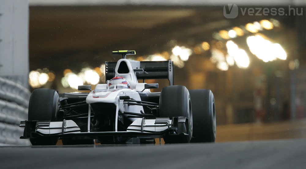 F1: Button haragszik Massára 25