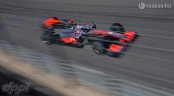 F1: Button haragszik Massára