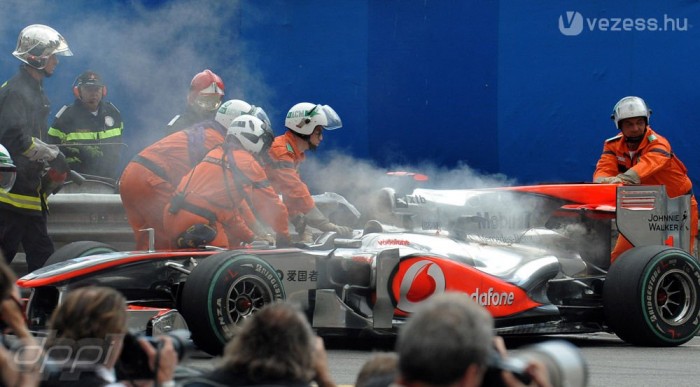 F1: Elrontották Button autóját