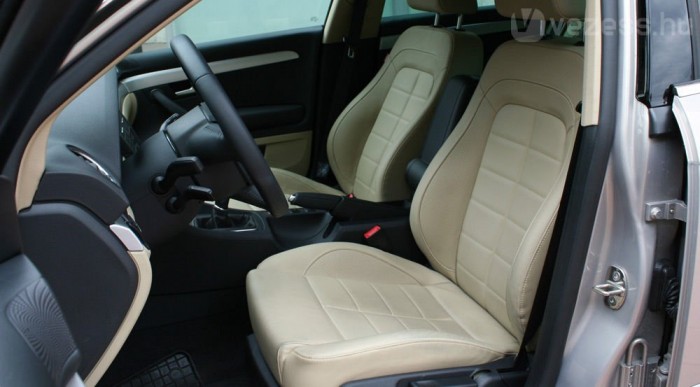 Remek az üléshelyzet, az Exeóval kellemes utanzni