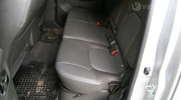 A második sorban pattogós az utazás