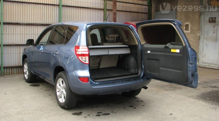 Néha praktikus, néha kinyithatatlan a hátsó ajtó