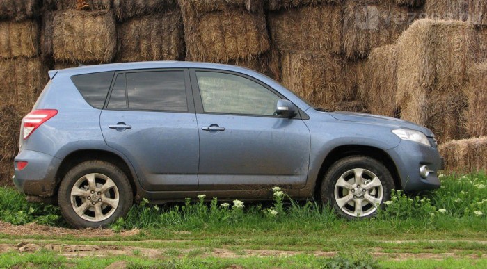 28 fok elöl, 24 fok hátul