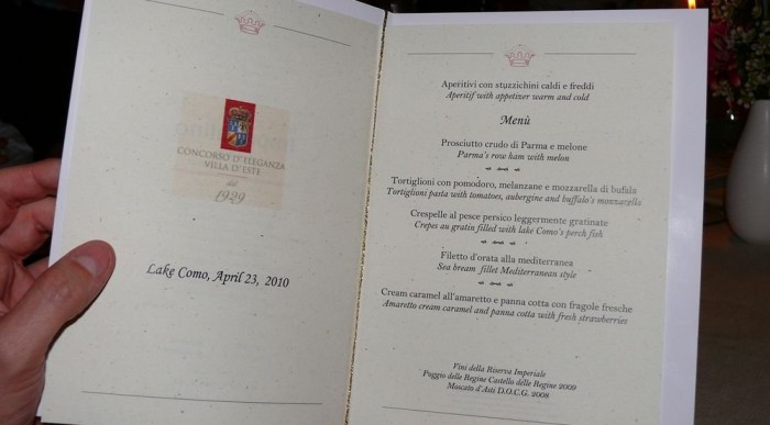 Felütésként falatkák, előételnek pármai sonka sárgadinnyével, majd mozzarellás tészta és sügér a Comói tóból, még egy hal és fojtásnak karamellkrém és eper