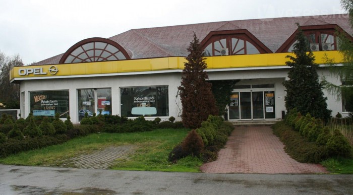 Drágább autókat vesznek a magyarok 11 | Vezess Sok a megszűnt autószalon, főleg Nyugat-Magyarországon, ahol nagy beruházások után ütött be a krach