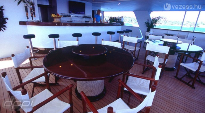 F1: Lefoglalták Flavio Briatore jachtját 7