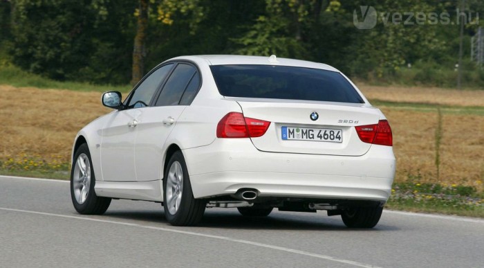 Más a váltó és a karosszéria