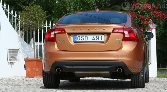 400 Nm a 163 és 420 Nm a 205 lóerős dízel nyomatéka