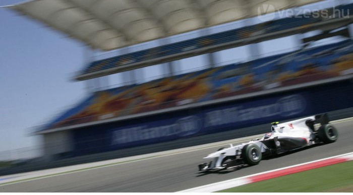 Kobayashi a top10-ben zárt