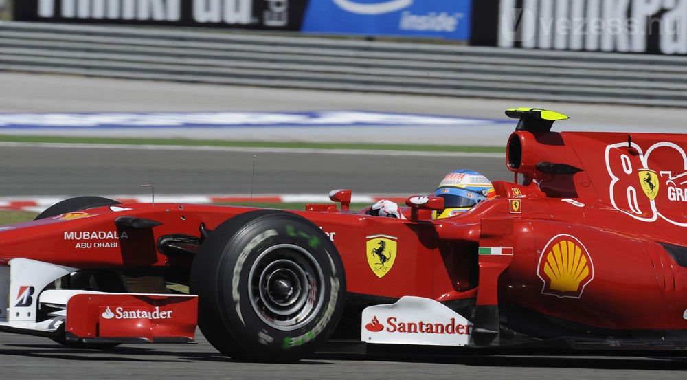 F1: Schumacher hibázott, Webberé a pole 29