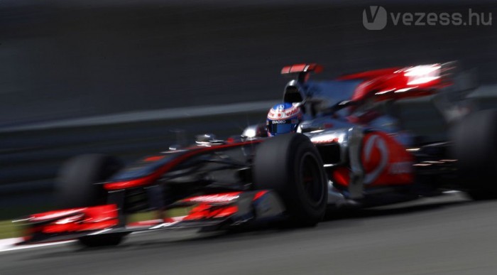 Vettel túl hamar kanyarodott 6