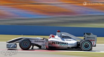 Schumachernek lassú volt a felvezető kör