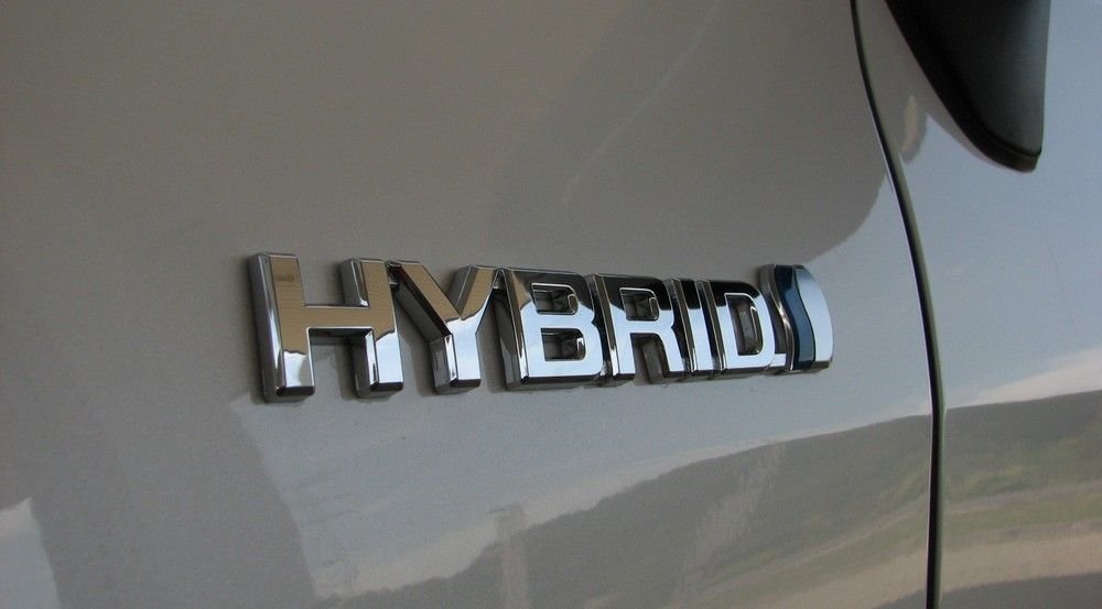 A legújabb hibrid Toyota 44