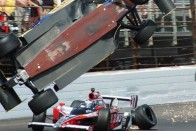 Brutális baleset az Indy 500-on – videó 2