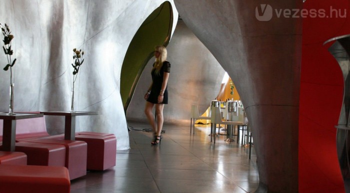 Belül is különleges a Pompidou központ