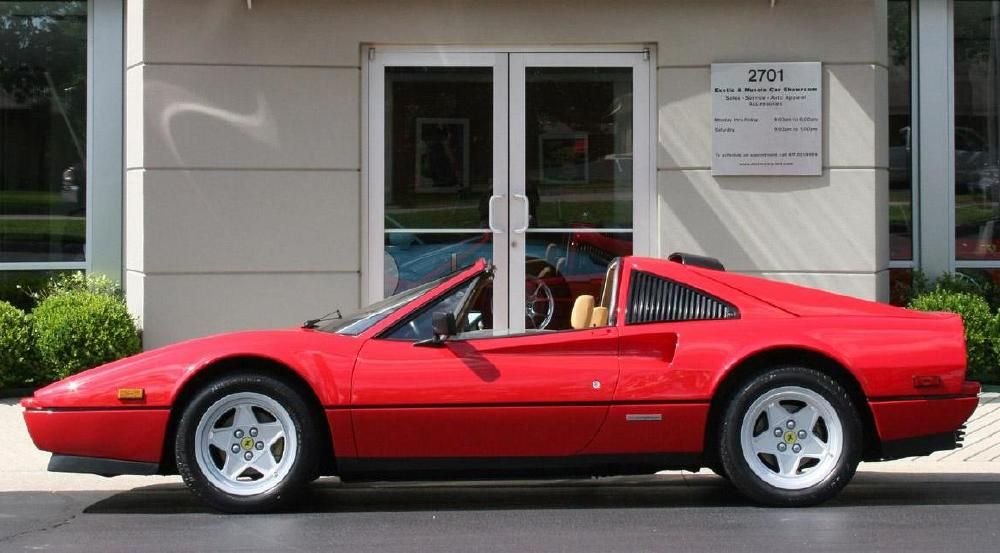 Ferrari 308 GTS - Magnum haját ebben borzolta a menetszél