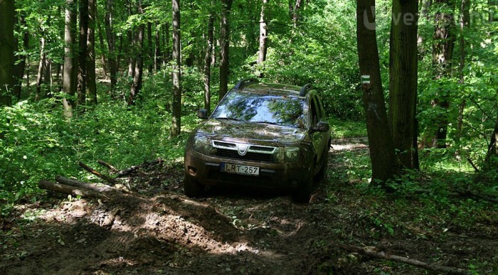 Nem, a Duster nem kamuterepjáró