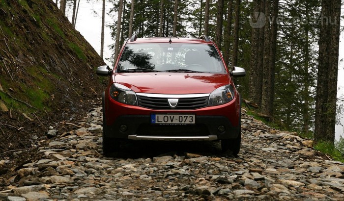 Teszt: Dacia Sandero Stepway 1,5 dCi 10 | Vezess Jót tett neki a sminkelés