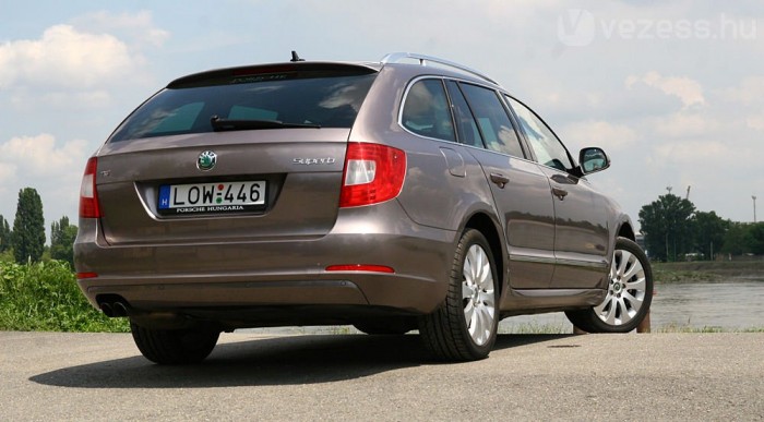 Bődületes méretűre dagadt hátsó