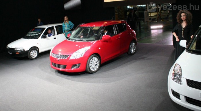 Orbán Viktor kipróbálta az új Suzukit 11 | Vezess Ez harmadik Swift-sorozat Esztergomból