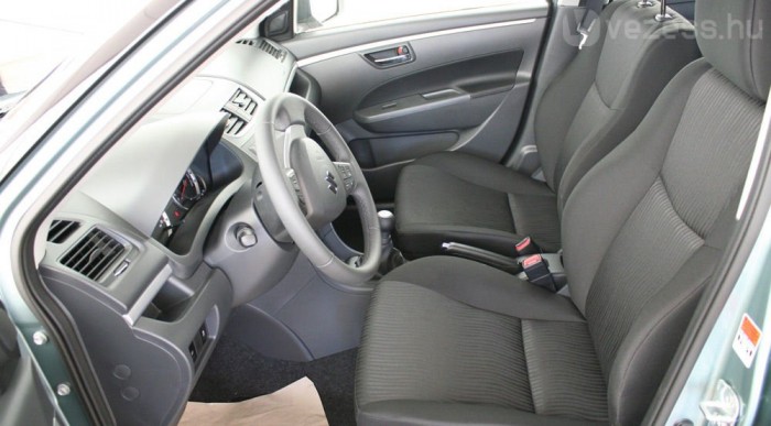 Mostantól tengelyirányban is állítható a kormány