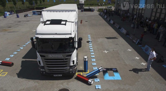 Kamionra hajt a legjobb fiatal fuvaros 6