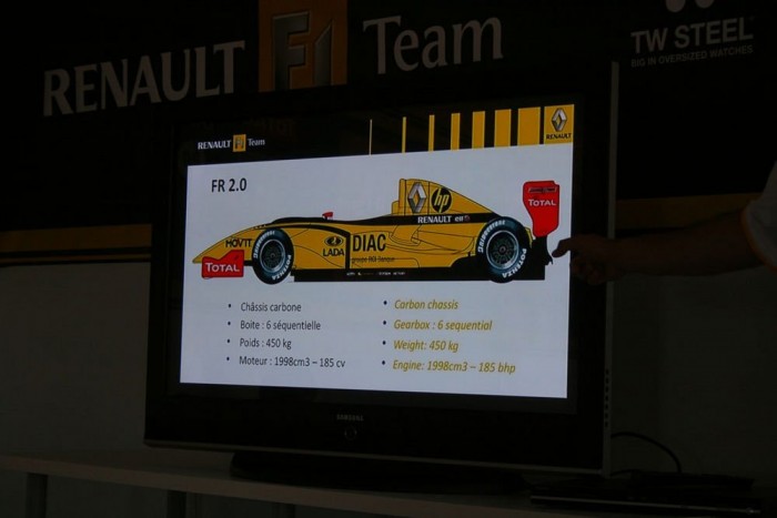 Nem túl erős, viszont alig van súlya