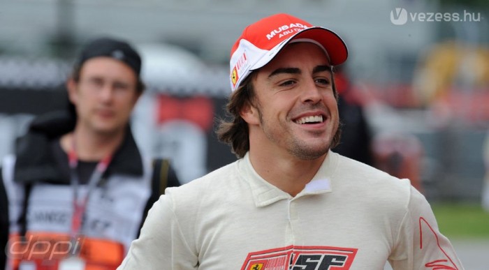 F1: Alonso izgalmas gumicsatát vár