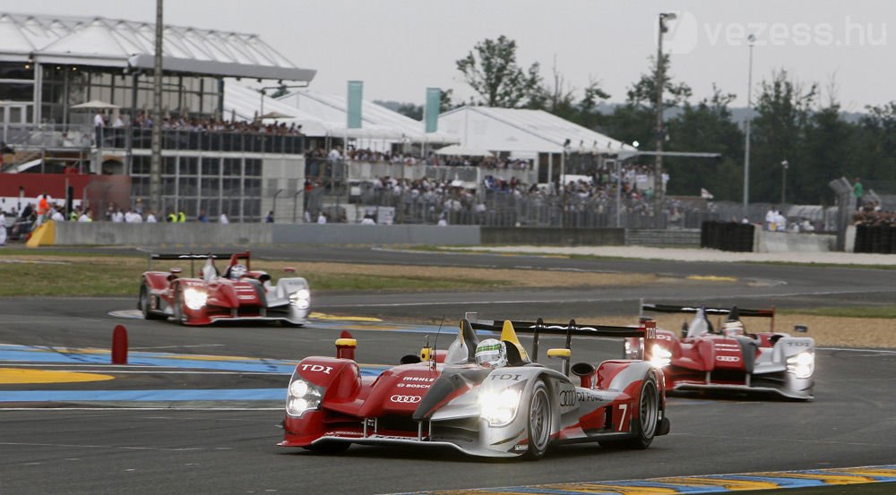 Lenyomta a lassú Audi a gyors Peugeot-t 4