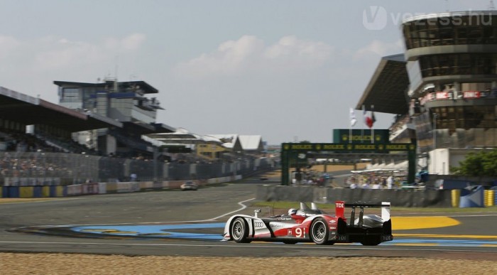 Lenyomta a lassú Audi a gyors Peugeot-t 11