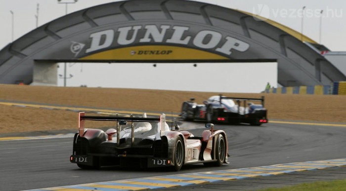 Lenyomta a lassú Audi a gyors Peugeot-t 7