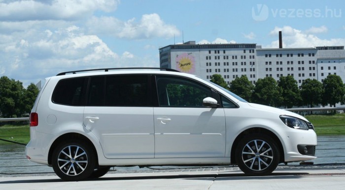 Komótos, de csendes és harmonikus a Touran 1,2 TSI