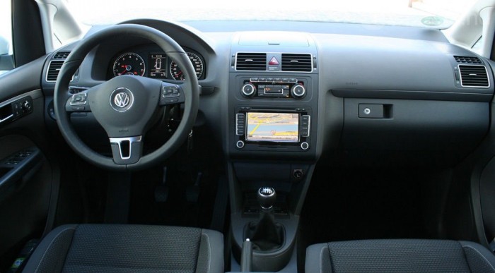 Apróságok módosultak belül, több a díszítő fémcsík