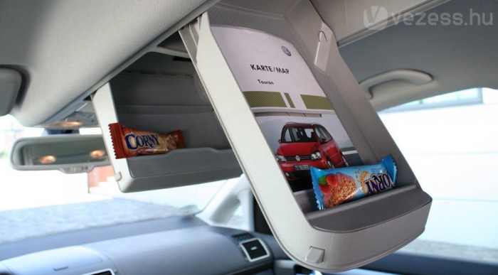 Sok hasznos tárolóhely van az utasoknak