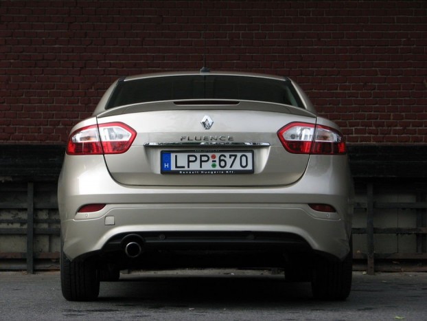 Kicsivel fél köbméter alatti a csomagtartó