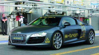 Pályán az Audi villanyautója