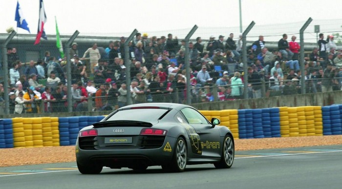 Pályán az Audi villanyautója 6 | Vezess Pályán az Audi villanyautója 6