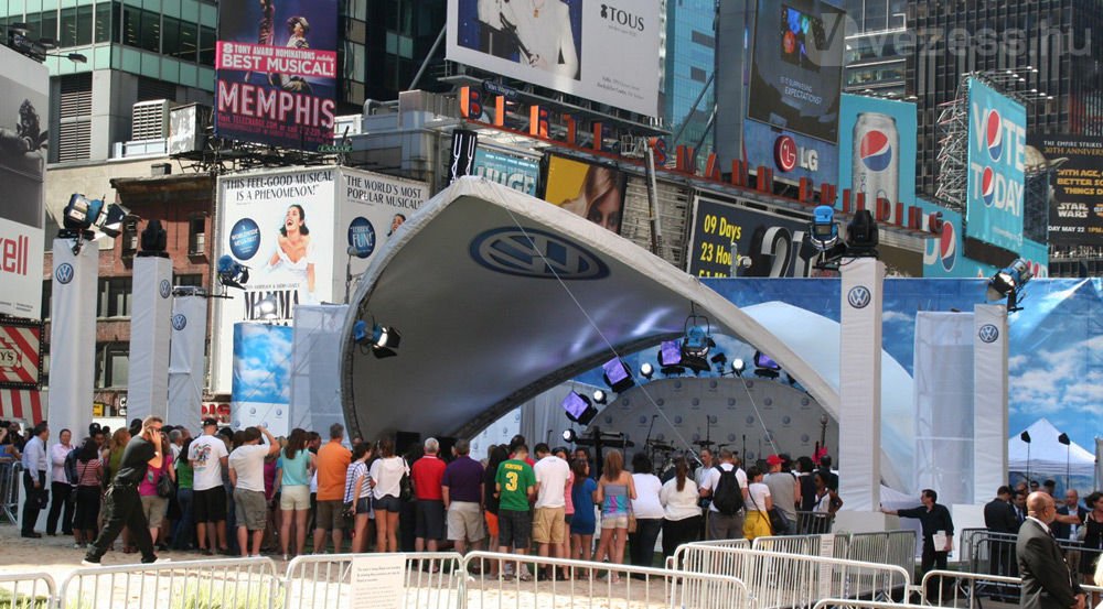 Leleplezés a Times Square-en