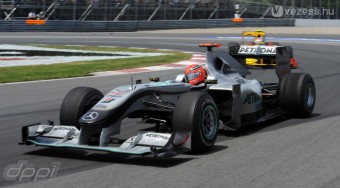 A Mercedesnél nincs panasz Schumira